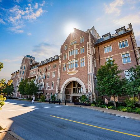 The Knight Center At Washington University University City Esterno foto
